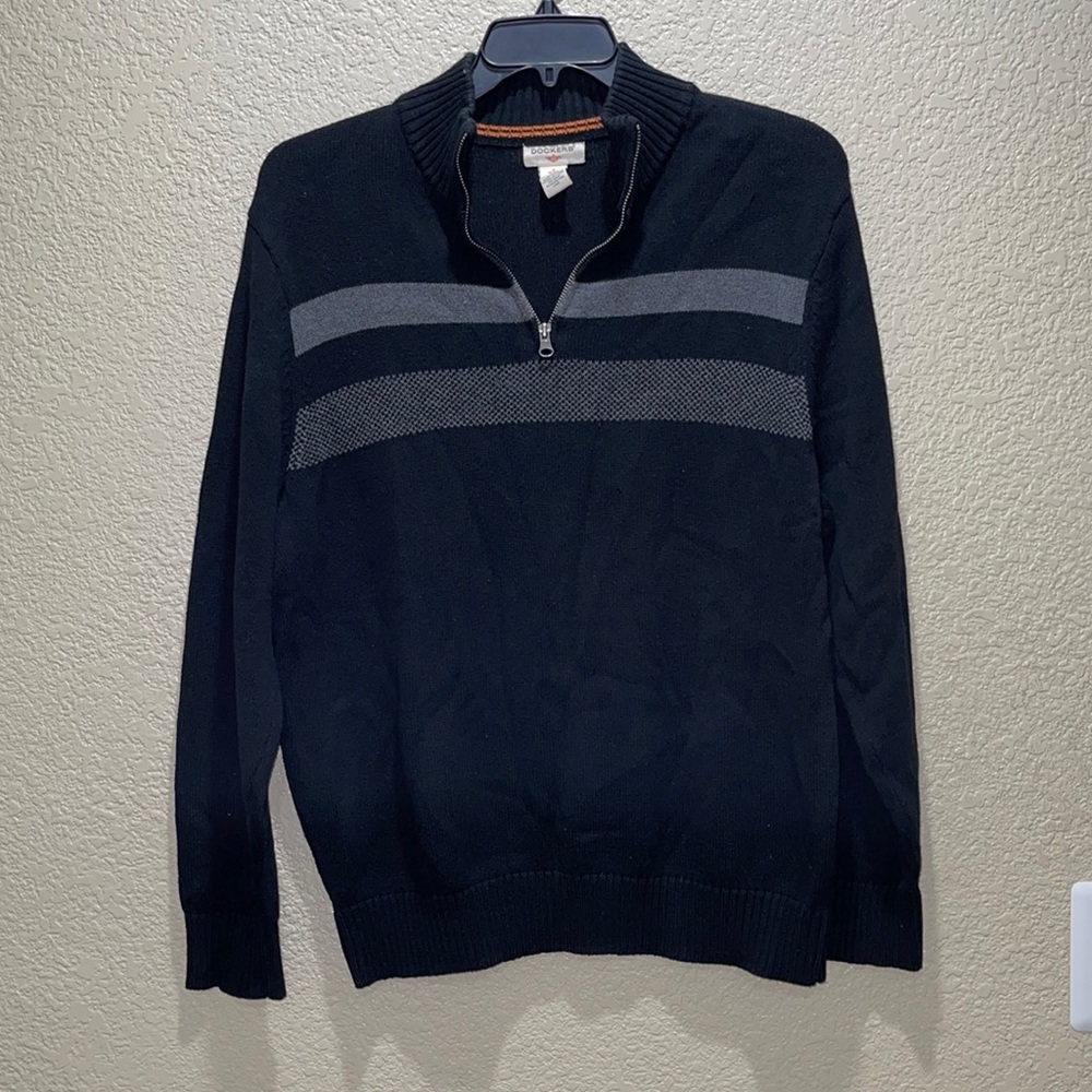 Dockers sweater